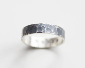 Textured ring with personalized inscription on the inside, 2mm or 4mm band