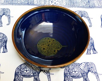 Porcelain blue bodhi leaf bowl