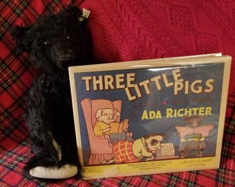 Vintage music book Three Little Pigs for Piano by Ada Richter. A story with music.