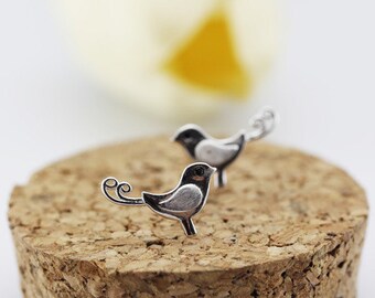 bird stud earrings,sterling silver bird stud earrings, tiny bird earrings, simple bird earrings,animal earrings,animal stud earrings
