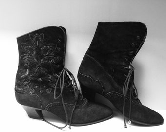 Victoriana Western booties