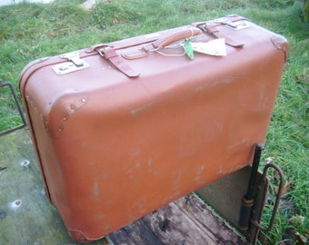 DIY Vintage volcano fiber suitcase, DIY project, Paris-Berlin-Moscow