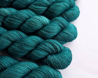 Hand dyed Merino silk single yarn Superwash 100 g