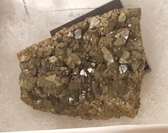 Stunning Green Ludlamite specimen