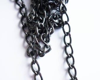 1 m of 3mm black brass chain