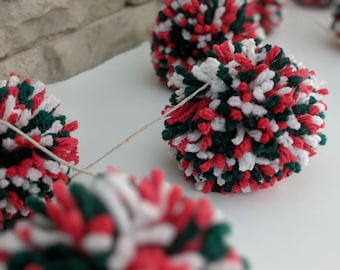Christmas Holiday pom pom yarn garland *Red Green & White*