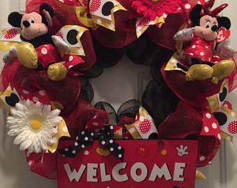 Disney wreath, Mickey Mouse wreath, Minnie Mouse, Disney, Mickey Mouse décor, Disney Welcome wreath, Welcome wreath, red and black wreath