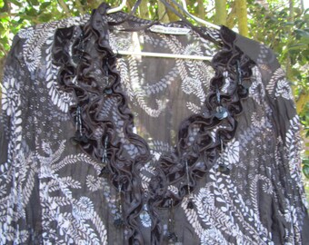 Woman / Ladies black and white long sleeve blouse / shirt button front size L / XL