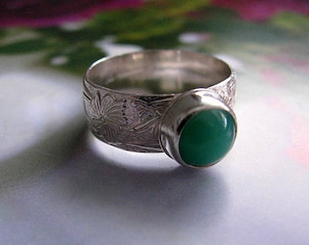 Sterling Silver Ring, Chrysoprase Gemstone Ring, Green Ring, Sterling Silver Jewelry, Wide Band Ring Size 8.5