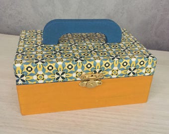 WOODEN box - Box with mustard yellow and blue trendy handle
