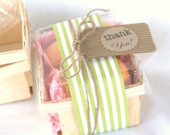 6WOOD BERRY BASKETS- pint sized-with clear lids--Fall Party Favor Baskets--Weddings--Showers--Farm Birthday Parties--6ct