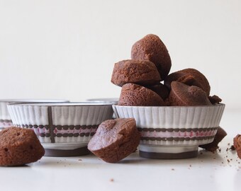 Mid Century ceramic bowls, looks like cup cakes / muffin cases