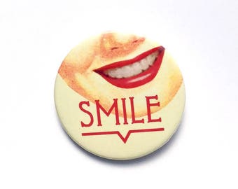 Vintage yellow and pink smile 38 mm badge