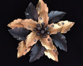 Joan Rivers Flower Brooch / Pin