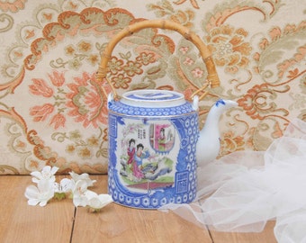 Old chinese teapot / Vintage china teapot