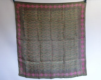 Vintage scarf 84cm x 78cm / 33" x 30.7"