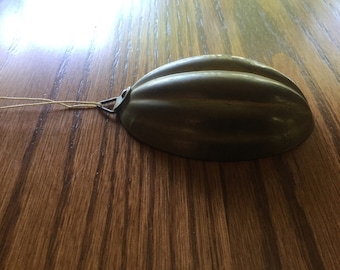Vintage Clamshell Jello Mold