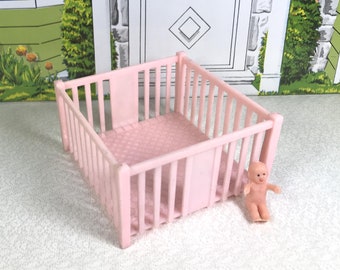 MARX NURSERY PLAYPEN, 1950's, Marxie Mansion, 3/4" Scale, Hard Plastic, Vintage Tin Dollhouse Furniture