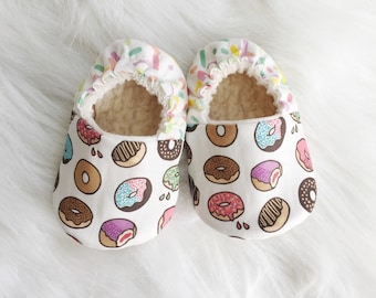 SALE!! Baby donut shoes, newborn shoes, Toddler shoes, moccs, soft soled shoes, crib shoes, baby shoes, vegan baby, organic moccs, baby mocc