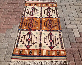 Kilim Rug, Vintage turkish kilim runner, 58" x 31", Turkish kilim rug, small rug, kilim rug, kelim rug, vintage bohemian, bathroom rug,035