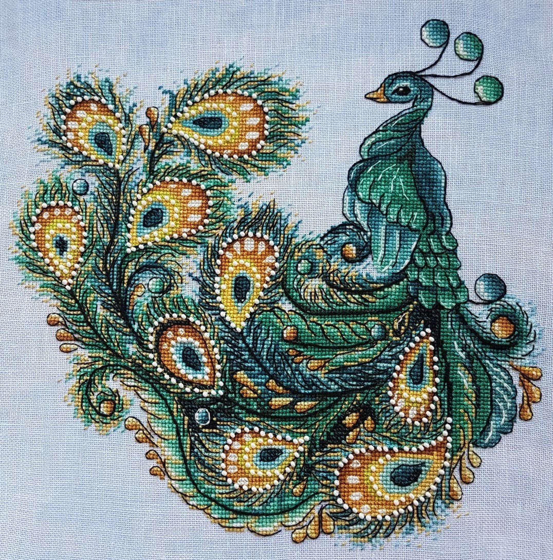 Схема вышивки жар птицы. Вышивка гладью Павлин. Вышивка крестиком Павлин. Вышитый гладью Павлин. Вышивка павлина гладью.