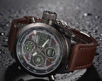 Men's wrist watch, dual time.