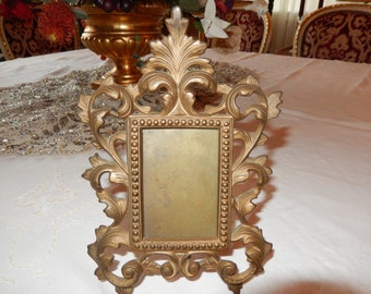 ANTIQUE PICTURE FRAME