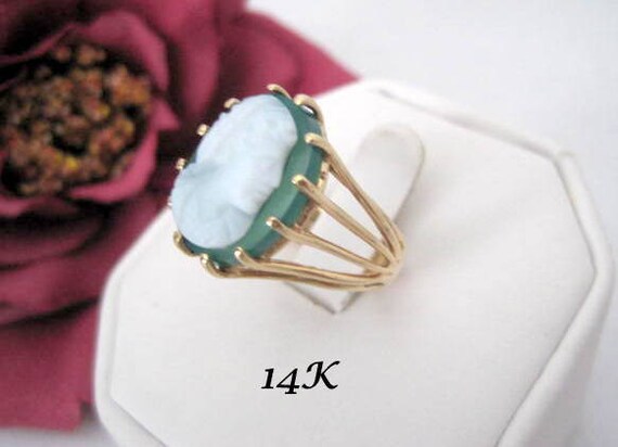 14K Gold Cameo Ring, Green Chalcedony, Cocktail Ring, Size 7.5