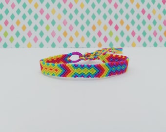Friendshipbracelet-Hand made knotted friendship Band-macramé