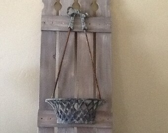 Picket fence plant hanger