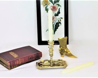 Vintage Brass Candleholder and Snuffer/Vintage Brass Chamberstick/Brass Bedstick(Ref1981H)