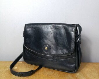 Navy leather shoulder bag / 80s real leather purse / boho dark blue leather handbag / vintage navy purse / blue vintage bag