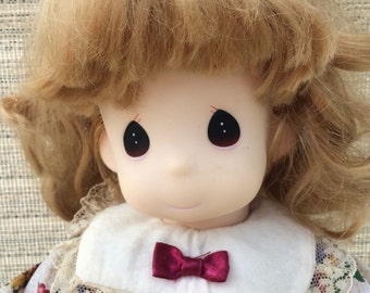 Precious Moments doll, 1995, 12", Chrissy, Nov #1435