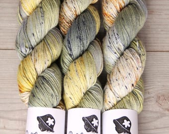 Green Grey - Hand Dyed Yarn,Merino Wool 70, Silk 20, Cashmere 10, DELUXE Wool, ,grey, yellow, green, Fingering Weight, Knitting Supplies