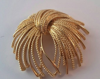 Vintage Gold Tone Monet Knot Brooch