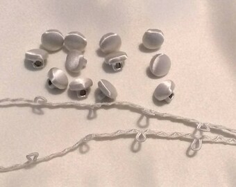 Lot of 12 ivory bridal buttons and looping