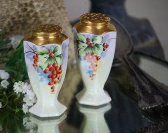 Bavaria Salt & Pepper Shakers Hand Painted Set Red Berries Gilt Tops Favorite Sg