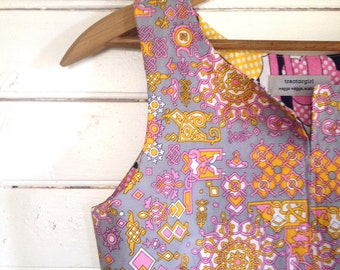 summer shirt sleeveless top - easy fit Small - 60s 70s vintage fabric