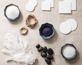 Indigo shibori DIY kit. Learn the Japanese art of Shibori. Natural bio Indigo from India