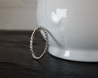 Sterling Silver Twist Rope Ring - Silver Stacking Ring / 925 Stack / Simple / Modern