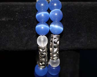 Ocean blue, beaded memory wire bracelet