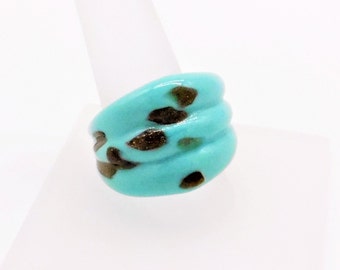 Vintage 80's Plastic Ring Size 8