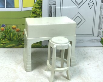 MARX MANGLE and STOOL, Hard Plastic, 1950's, 3/4" Scale, Vintage Tin Dollhouse Laundry Room Furniture