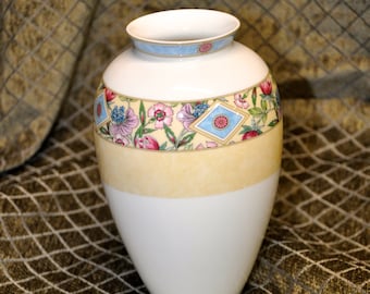 Wedgewood Vase Sarah spray vase