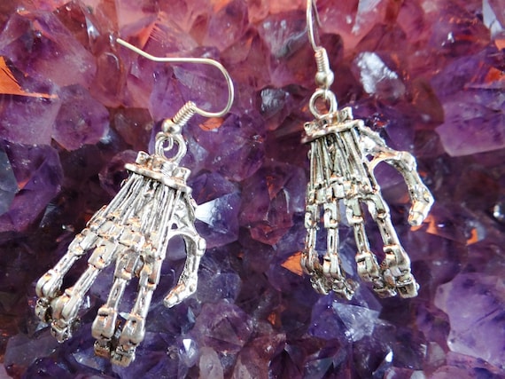 Cyborg Robot Hand Earrings Skeleton Earring Hooks Horror Action Sci-Fi Cyborgs Robots