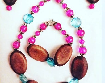 Pink Glass Bead and Wood Jewelry Set