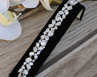 FAST SHIPPING!! Beautiful Zirconia Bracelet, Bridal Bracelet, Maid of Honor Bracelet, Bridesmaid Bracelet, Sweet 16 Bracelet, Quinceañera
