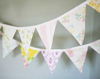 Sweet Pastel Bunting Banner / Vintage Style Wedding Decoration / Pennant Banner / Fabric Flag Garland / Shabby Chic Wedding Bunting