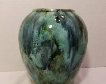 Vintage Brush McCoy Pottery Geen Onyx