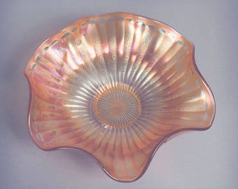 Smooth Rays Ruffle Bowl